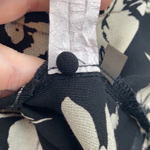 Allison Joy Women's Sleeveless Black & White Floral Halter Top Blouse Size XL - Picture 14 of 14